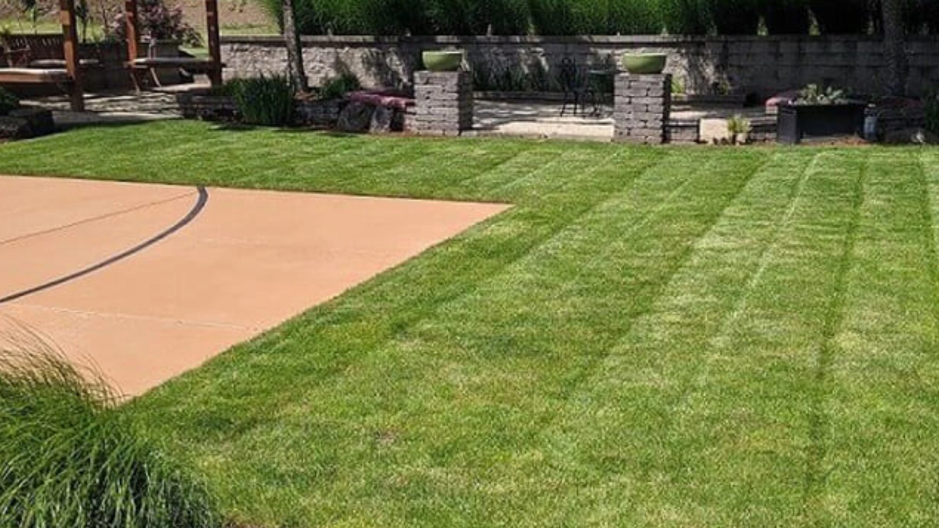 quality lawn mowing service in Salem, OR